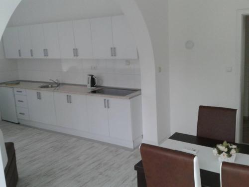 Apartment image 6