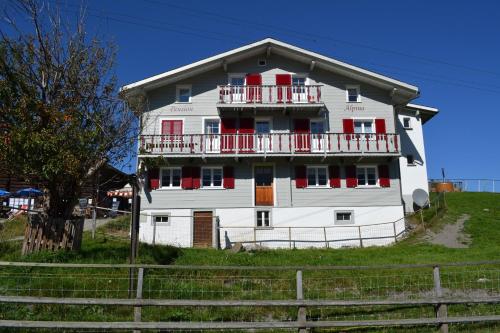 Gasthaus Alpina - image 2