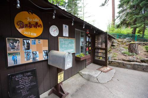 Crater Lake Gateway-Rocky Point Resort