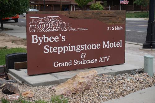 Bybee's Steppingstone Motel - main image