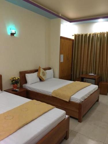 2 double beds