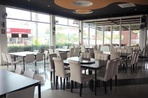 Restaurant, BK Place in Bueng Kan