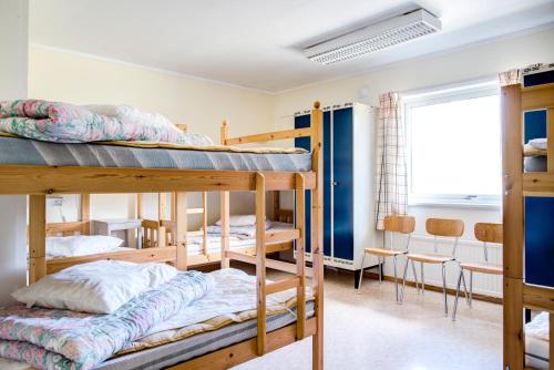 8 bunk beds