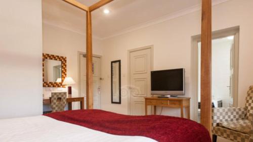 Honest Lawyer Hotel - image 3