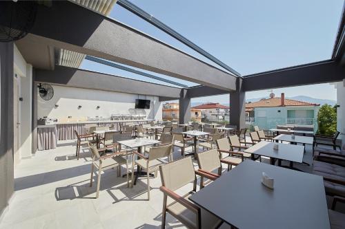 Albatros Suites - image 5