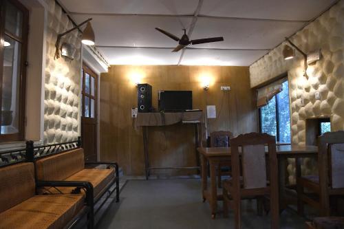 Atpūtas iespējas, Baaz Jungle Resort in Teliya