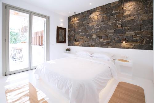 Phos Home by Rocks Estates Phos Home by Rocks Estates