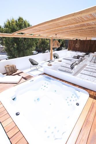 Phos Home by Rocks Estates Phos Home by Rocks Estates