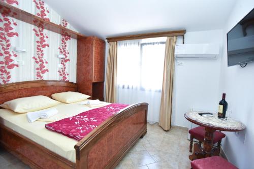 1 queen bed