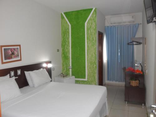 2 twin beds