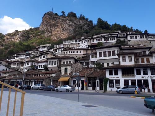 Hotel Omer The Ottoman House – Berat, IA