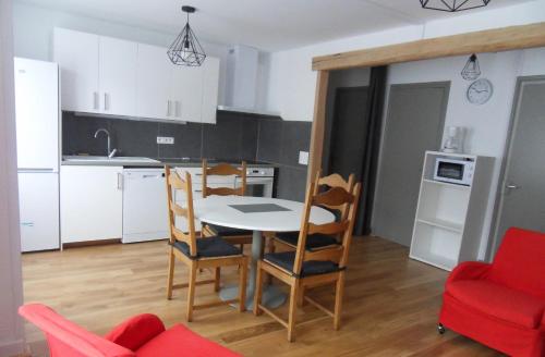 Appartement au coeur des Monts du Cantal gîte à louer Saint-Simon