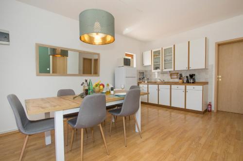 Konyha, Villa Maximilian in Grebaštica