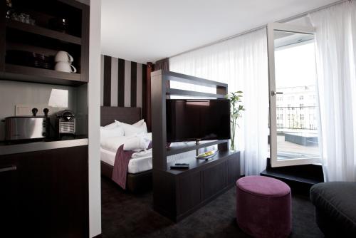 Goodman's Living - image 14