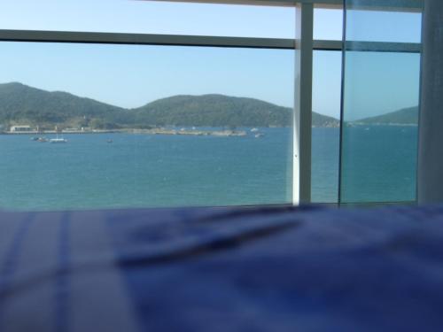 Studio Apartment with Sea View image 5