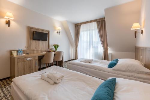 Borowy Dwór- Biznes, Spa & Fun – Banska Nizna, KY