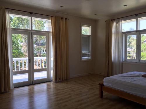 LuxSea Villa