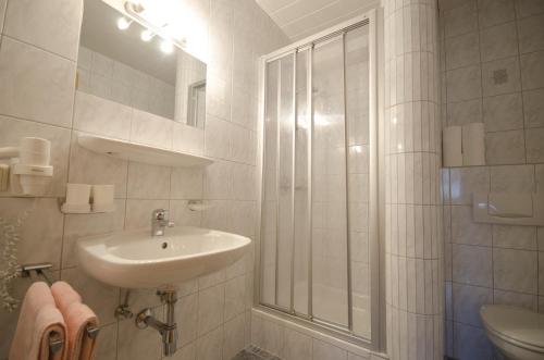 Apart-Pension Wasserfall - Apartment - Neustift im Stubaital