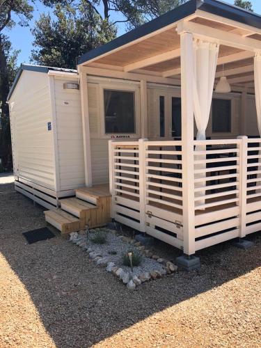 2 bedrooms, 4 beds