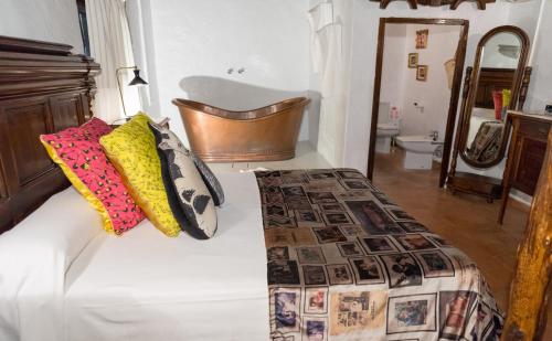 Pikes Hotel