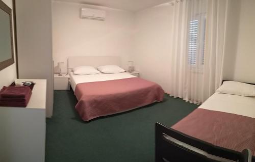Rooms Ive 3