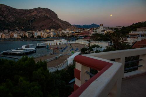 Torretta con vista mare gîte à louer Tommaso Natale
