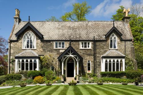 Cedar Manor 