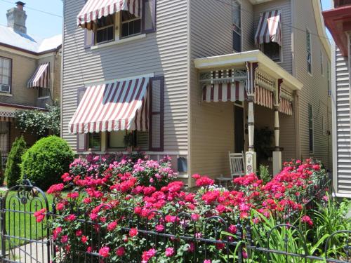Weller Haus Bed Breakfast & Event Center - image 6