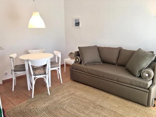 Desmais Apartments - image 11