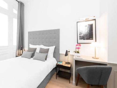 Luxury 3 & 4 Bedrooms Montmartre I by Livinparis - image 8