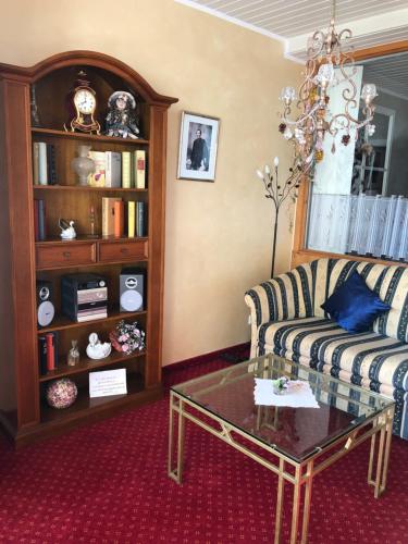 豪斯林登自助式服务公寓