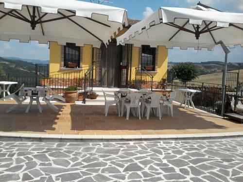 Паб/Коктейль-бар, Agriturismo I Tre Ulivi in Патернополі