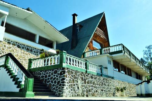 Hotel "La Cabaña de Don Adolfo" (Hotel "La Cabana de Don Adolfo") in Col Sta Julia