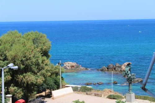  Ranias luxurious Apartment with sea view! in Chania