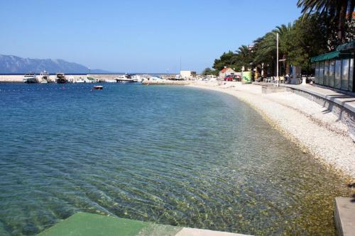  Triple Room Gradac 16006f in Gradac