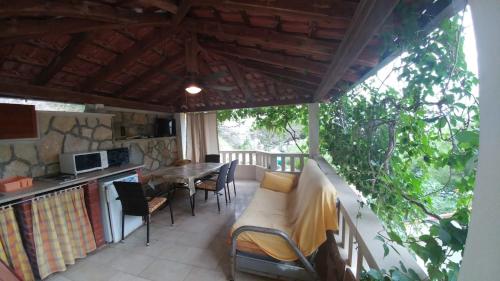 Apartments by the sea Brela, Makarska - 16065