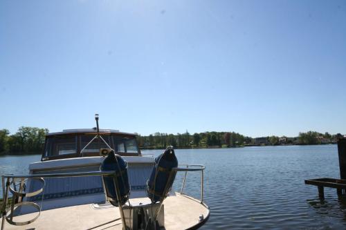 Schöne 3Zimmer Ferienwohnung direkt am Baalensee