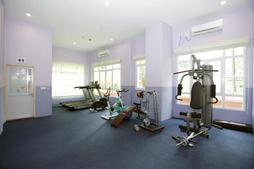 Fitness center, Virtue Highland Hotel in Mayangone