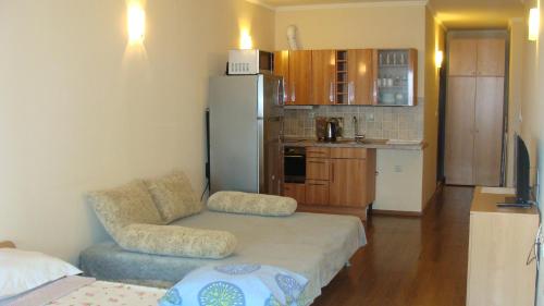 Admiral Apartments 5