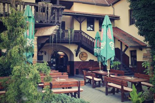 B&B Chomutov - Hotel U Dvou medvídků - Bed and Breakfast Chomutov