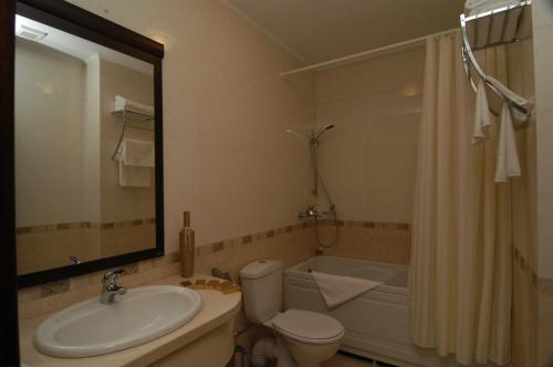 Manhattan Hotel & Restaurant - image 2