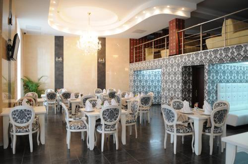 Manhattan Hotel & Restaurant - image 8