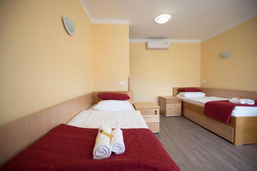 S Hotel - image 13