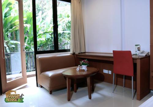 Safari Resort Room Type - Deluxe Twin Room