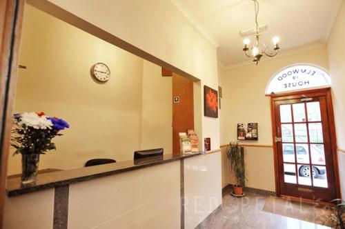 Lobby, Elmwood Hotel in Kings Cross St. Pancras