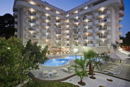 Hotel Salou Beach by Pierre & Vacances - image 2