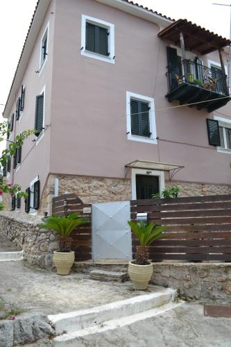  ΚΑΤΡΙΝ in Galaxidi