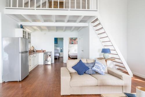 Sirena Bay Estate in Salina