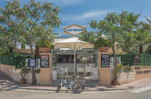 Apartamentos Playa Ferrera - image 12