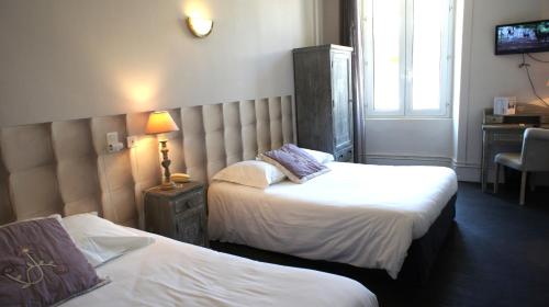 2 double beds